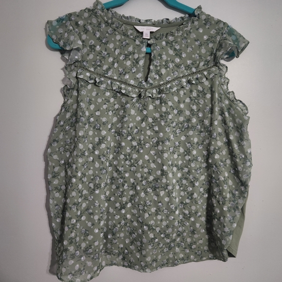LC Lauren Conrad Tops - LC Lauren Conrad Green Floral Ruffle Sleeveless Blouse, size XL
